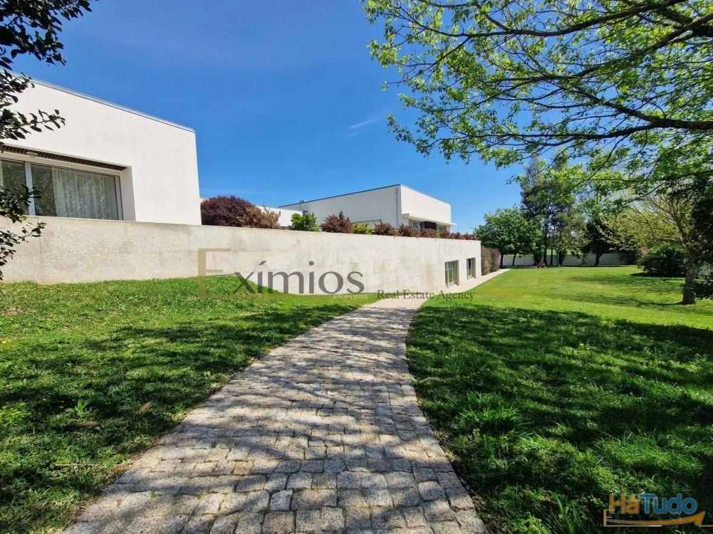 Moradia isolada V5, com piscina aquecida, na Póvoa de Varzim Moradia isolada V5, com piscina aquecida, na Póvoa de Varzim