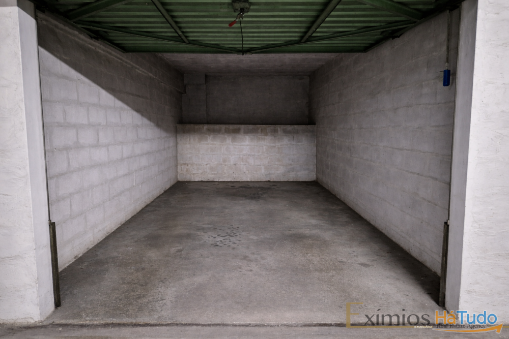 Garagem para um carro, na cidade da Póvoa de Varzim Garagem para um carro, na cidade da Póvoa de Varzim