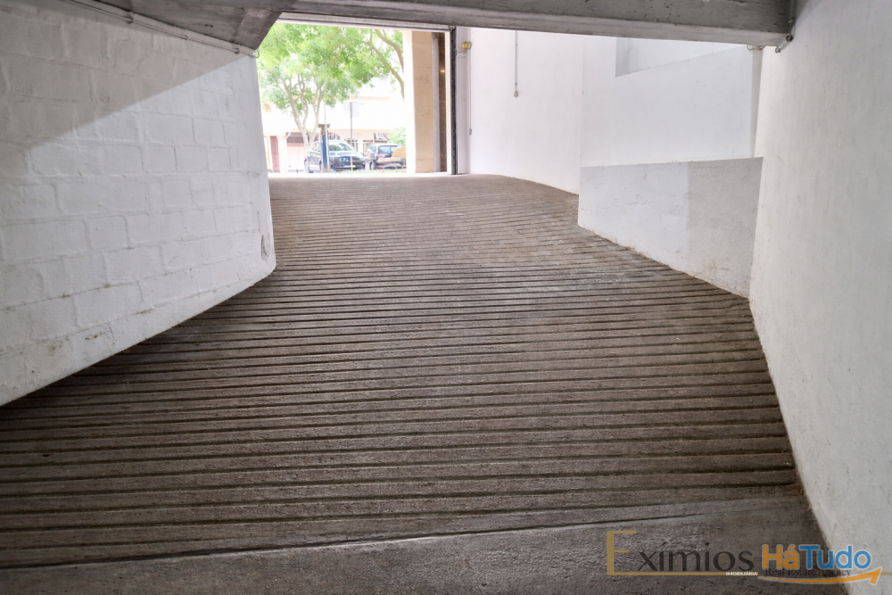 Garagem para um carro, na cidade da Póvoa de Varzim Garagem para um carro, na cidade da Póvoa de Varzim