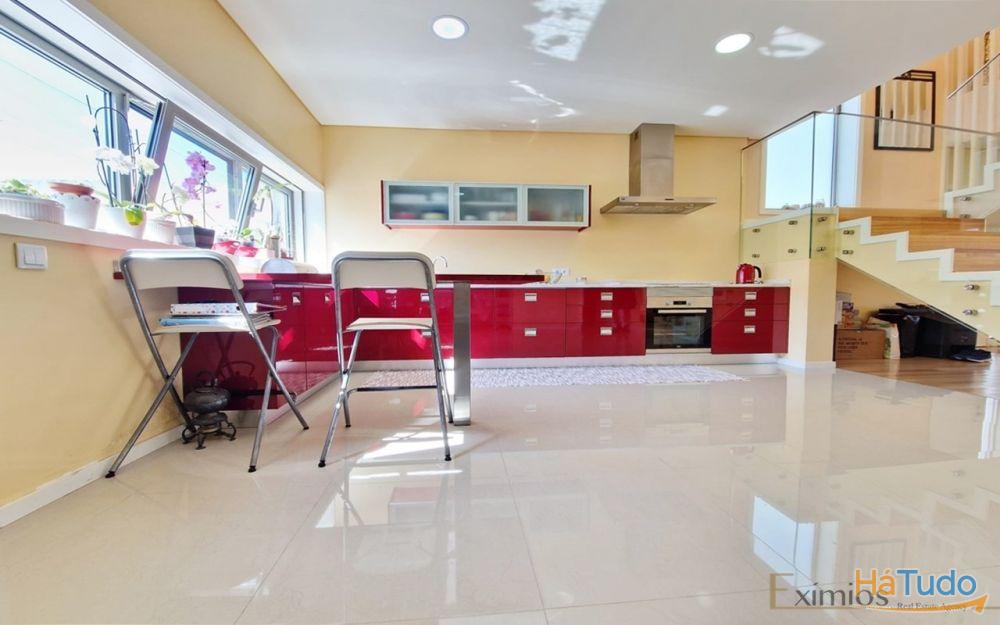 Moradia isolada V2+1 de arquitetura moderna, em Argivai Moradia isolada V2+1 de arquitetura moderna, em Argivai