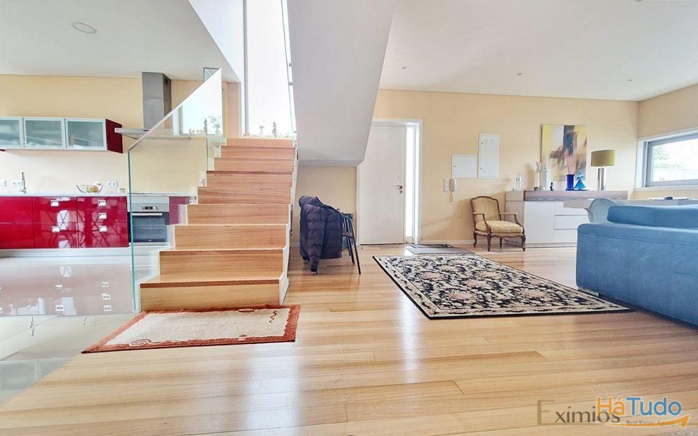 Moradia isolada V2+1 de arquitetura moderna, em Argivai Moradia isolada V2+1 de arquitetura moderna, em Argivai