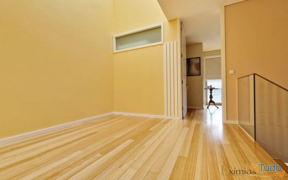 Moradia isolada V2+1 de arquitetura moderna, em Argivai Moradia isolada V2+1 de arquitetura moderna, em Argivai