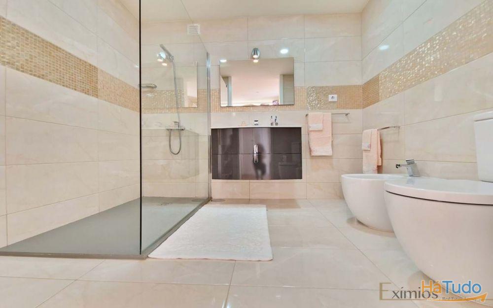 Moradia isolada V2+1 de arquitetura moderna, em Argivai Moradia isolada V2+1 de arquitetura moderna, em Argivai