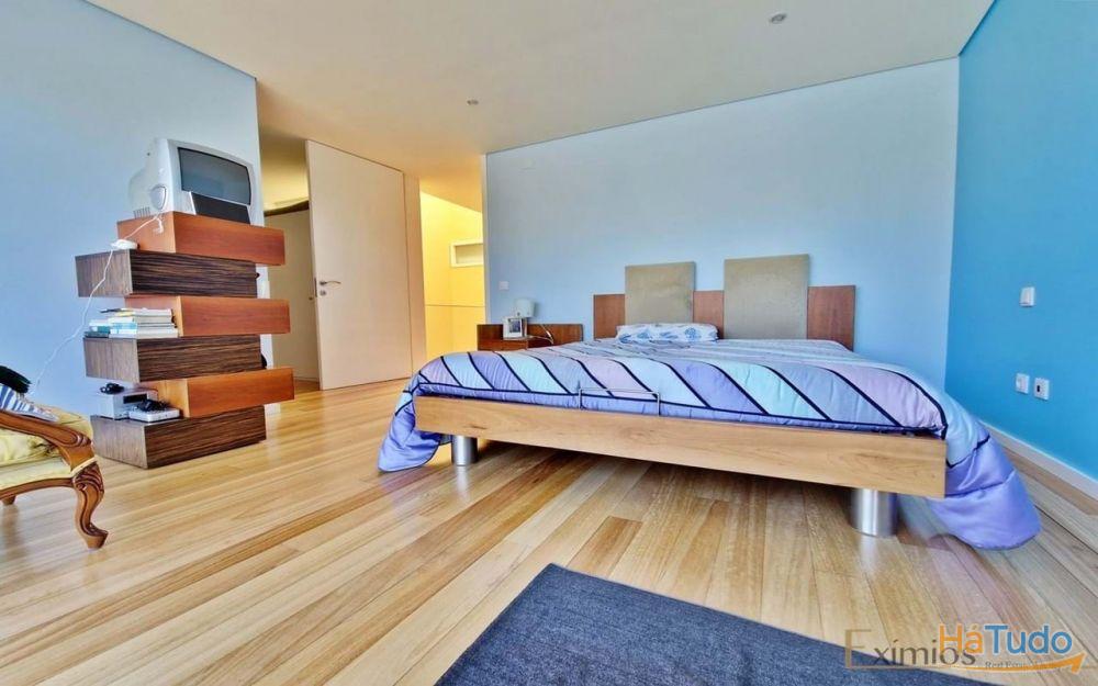 Moradia isolada V2+1 de arquitetura moderna, em Argivai Moradia isolada V2+1 de arquitetura moderna, em Argivai