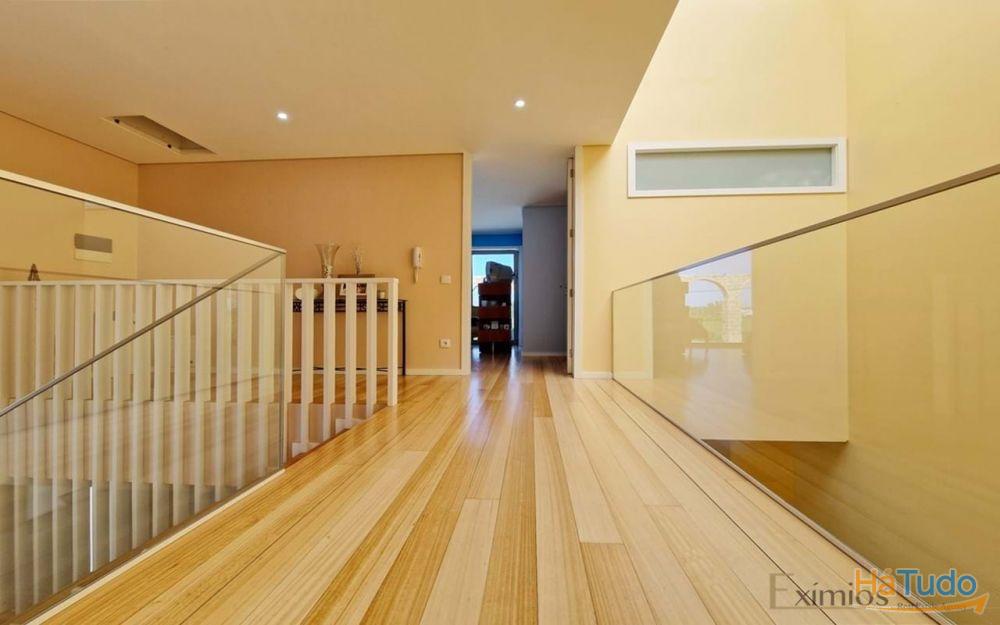 Moradia isolada V2+1 de arquitetura moderna, em Argivai Moradia isolada V2+1 de arquitetura moderna, em Argivai