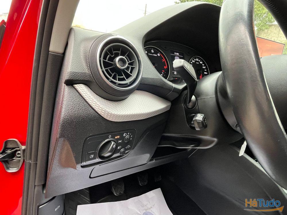Audi Q2 30 TFSI Sport Audi Q2 30 TFSI Sport