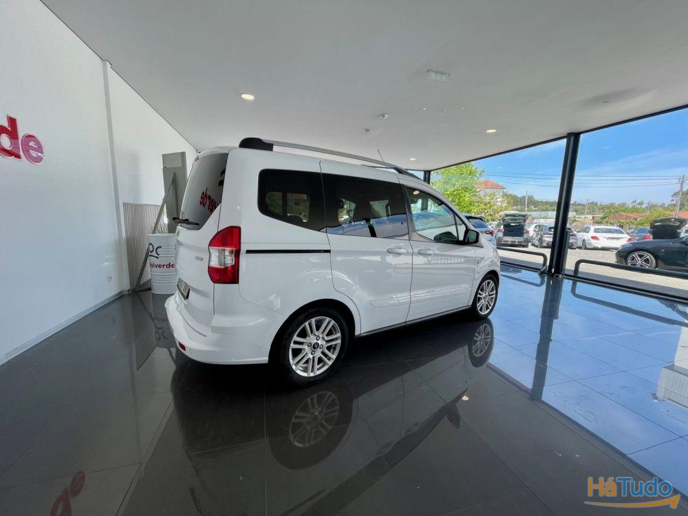 Ford Courier EcoBoost Titanium Ford Courier EcoBoost Titanium
