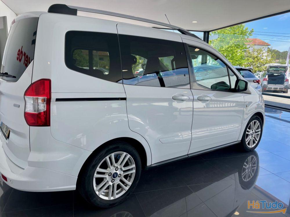 Ford Courier EcoBoost Titanium Ford Courier EcoBoost Titanium