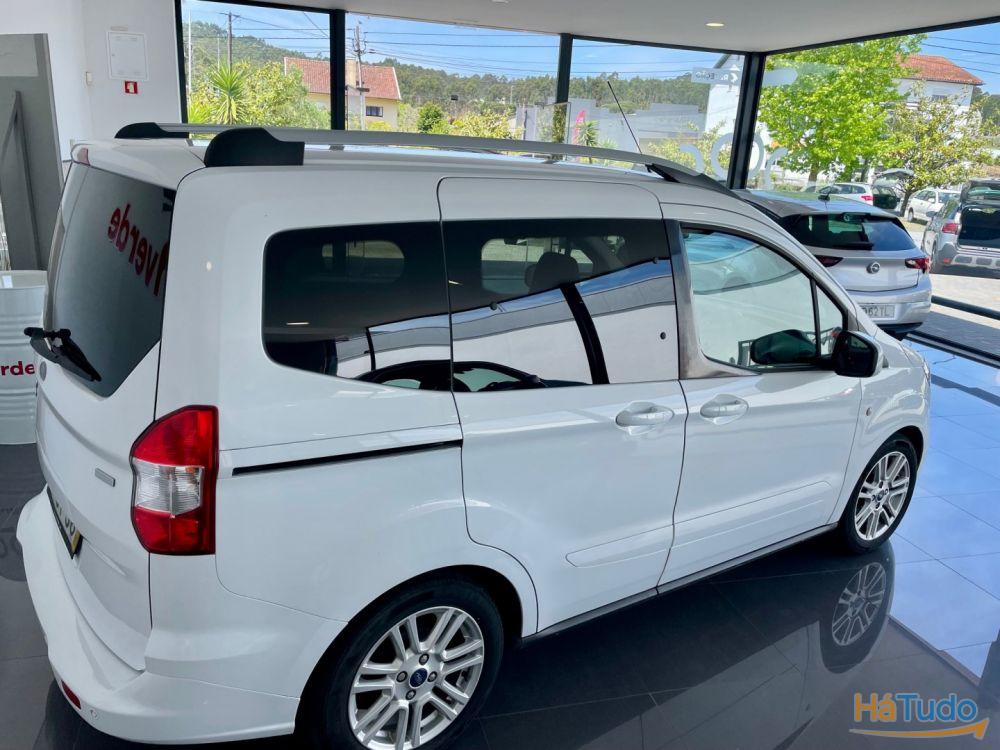 Ford Courier EcoBoost Titanium Ford Courier EcoBoost Titanium