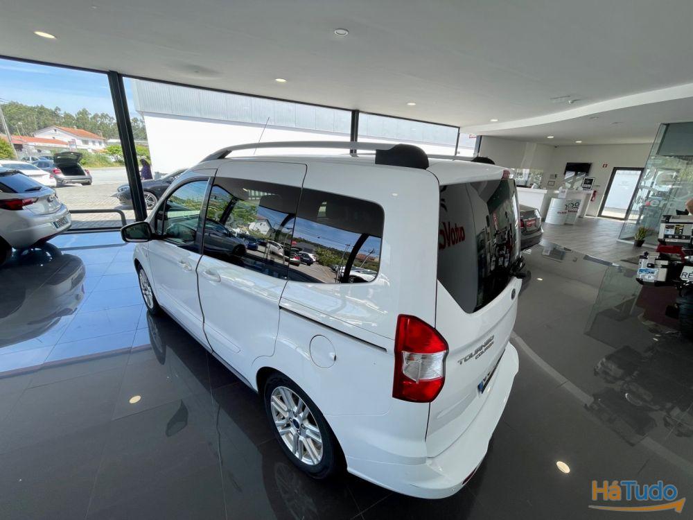 Ford Courier EcoBoost Titanium Ford Courier EcoBoost Titanium