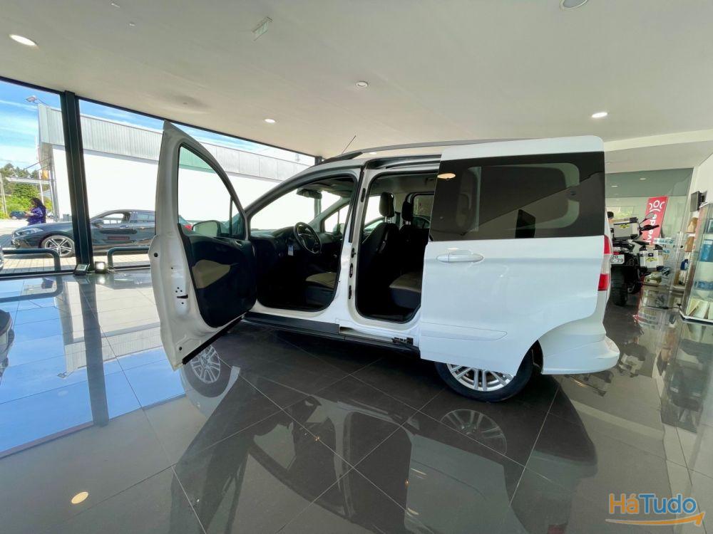 Ford Courier EcoBoost Titanium Ford Courier EcoBoost Titanium