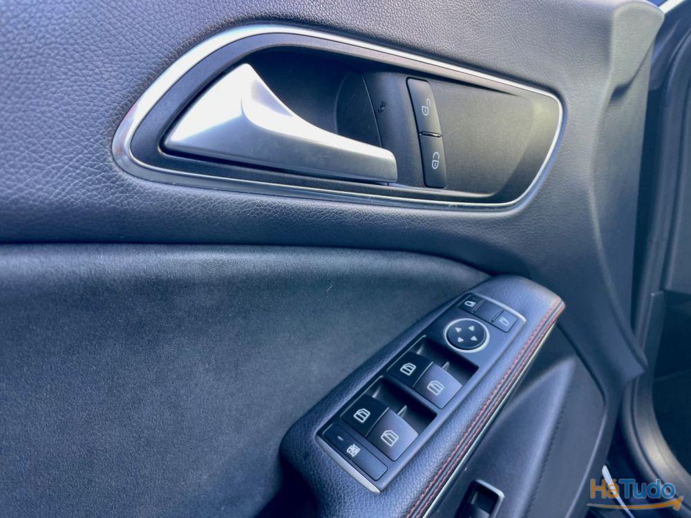 Mercedes-Benz CLA 220 Shooting Brake d 4Matic 7G-DCT AMG Line Mercedes-Benz CLA 220 Shooting Brake d 4Matic 7G-DCT AMG Line