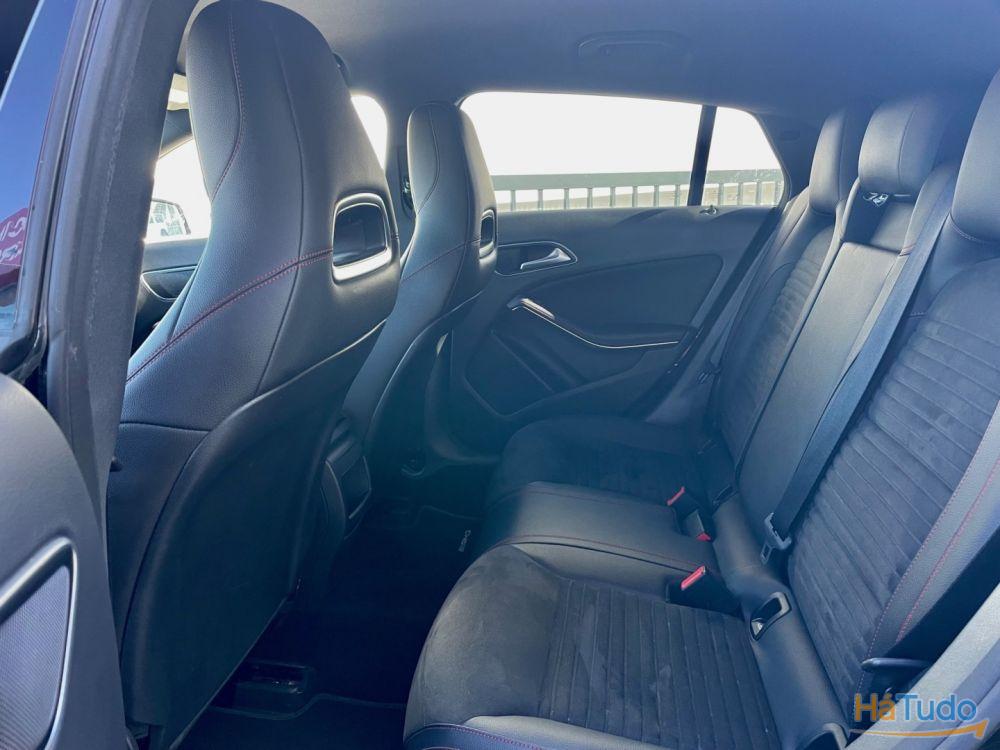 Mercedes-Benz CLA 220 Shooting Brake d 4Matic 7G-DCT AMG Line Mercedes-Benz CLA 220 Shooting Brake d 4Matic 7G-DCT AMG Line