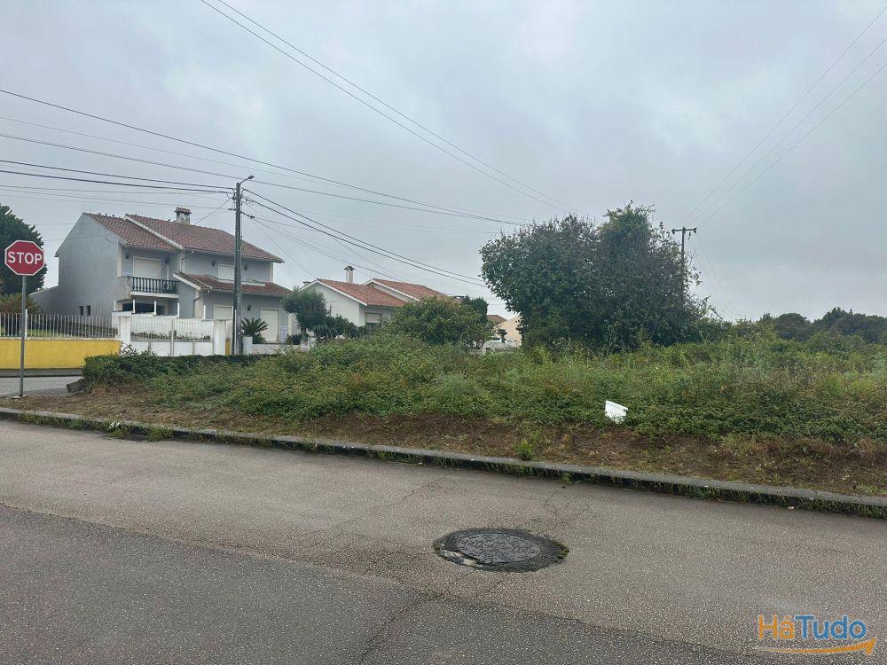 Terreno para até 3 moradias Terreno para até 3 moradias