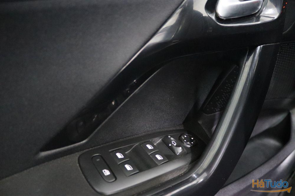 Peugeot 208 1.2 VTi SE Style Peugeot 208 1.2 VTi SE Style