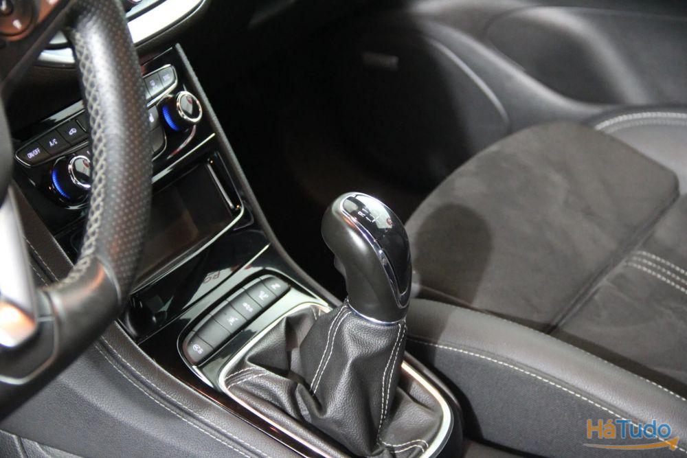 Opel Astra 1.2 T Ultimate S/S Opel Astra 1.2 T Ultimate S/S