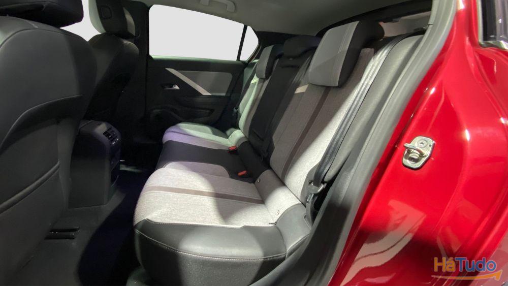 Opel Astra 1.5 D Elegance Aut. Opel Astra 1.5 D Elegance Aut.