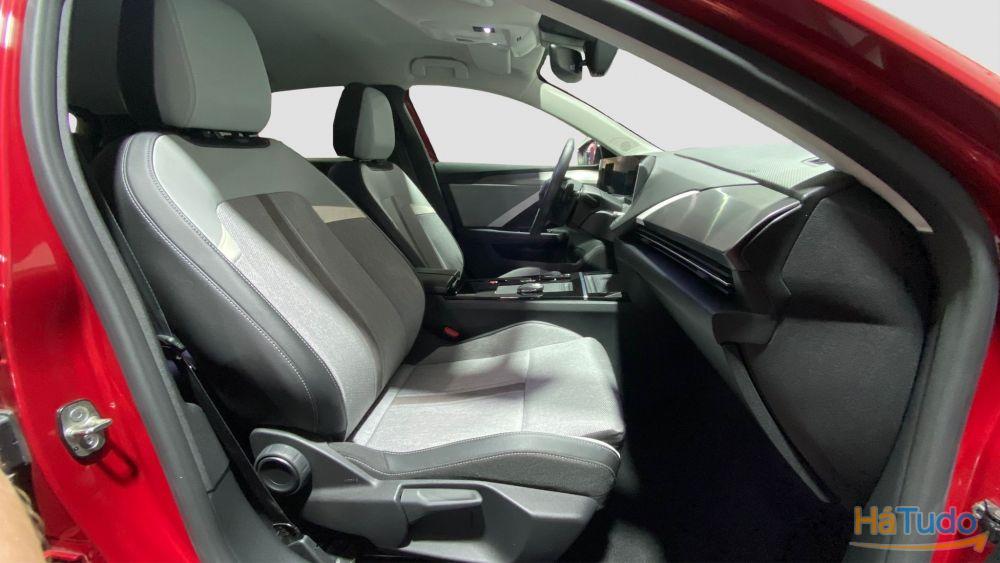 Opel Astra 1.5 D Elegance Aut. Opel Astra 1.5 D Elegance Aut.