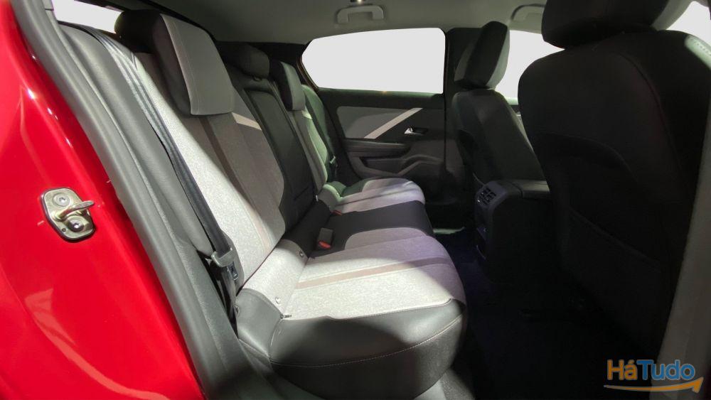 Opel Astra 1.5 D Elegance Aut. Opel Astra 1.5 D Elegance Aut.