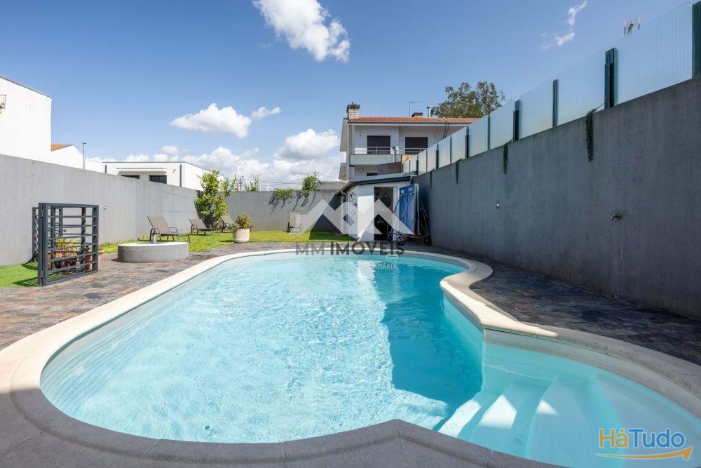 Moradia T3+1 | Maia | Piscina | Terraço | Jardim | Box Fechada Moradia T3+1 | Maia | Piscina | Terraço | Jardim | Box Fechada