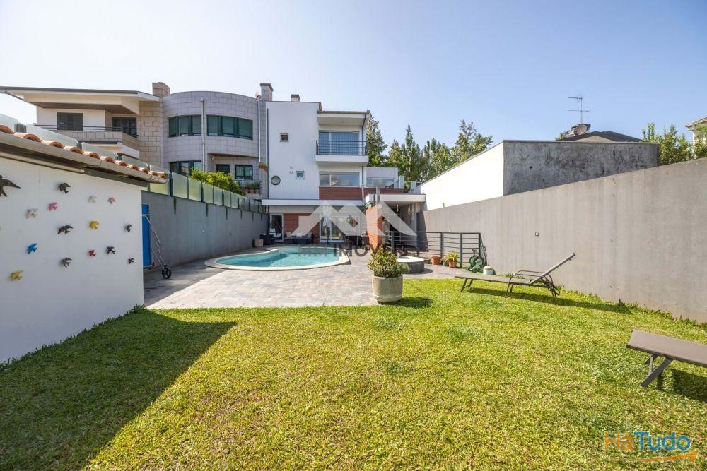 Moradia T3+1 | Maia | Piscina | Terraço | Jardim | Box Fechada Moradia T3+1 | Maia | Piscina | Terraço | Jardim | Box Fechada