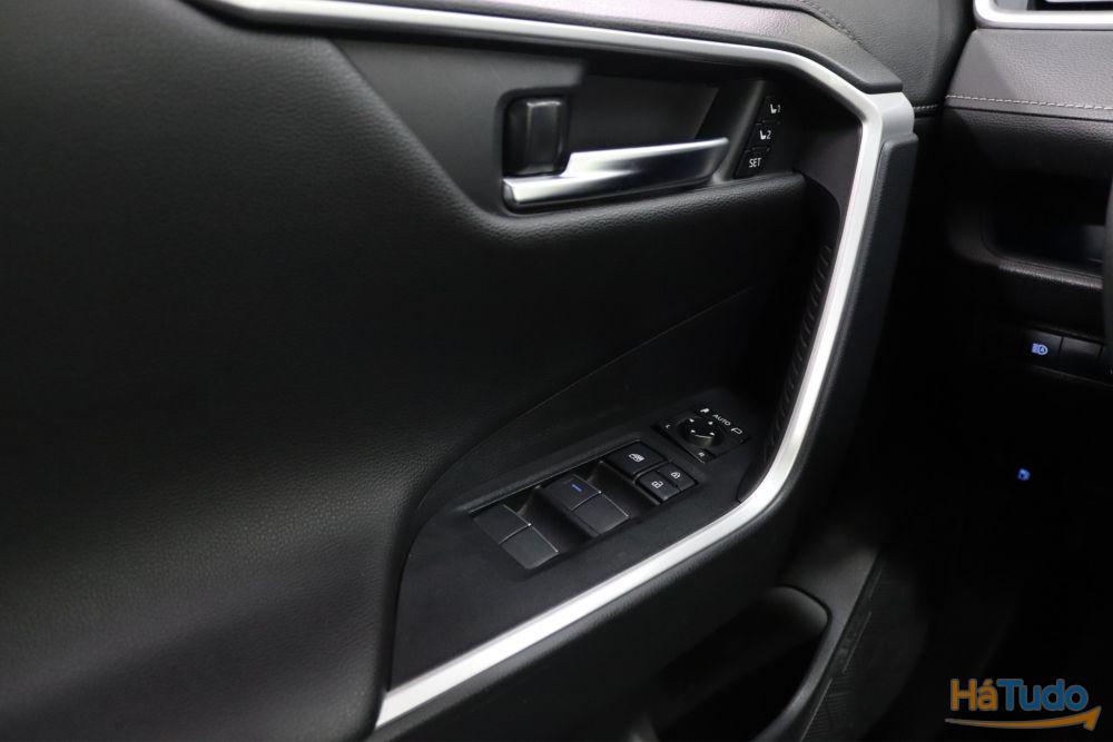 Toyota RAV4 2.5 HDF Exclusive Toyota RAV4 2.5 HDF Exclusive