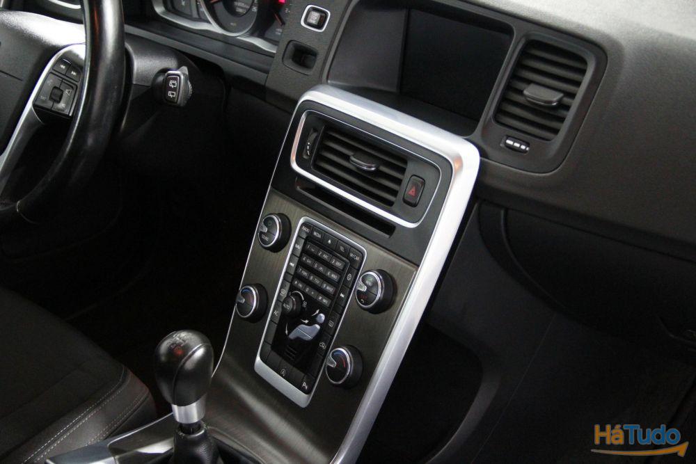 Volvo V60 1.6 D2 Momentum Eco Volvo V60 1.6 D2 Momentum Eco