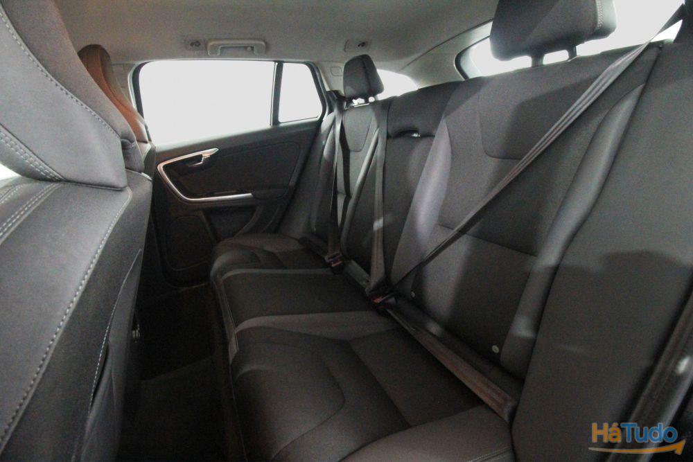 Volvo V60 1.6 D2 Momentum Eco Volvo V60 1.6 D2 Momentum Eco