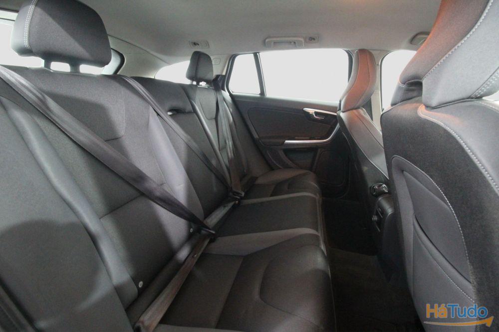 Volvo V60 1.6 D2 Momentum Eco Volvo V60 1.6 D2 Momentum Eco