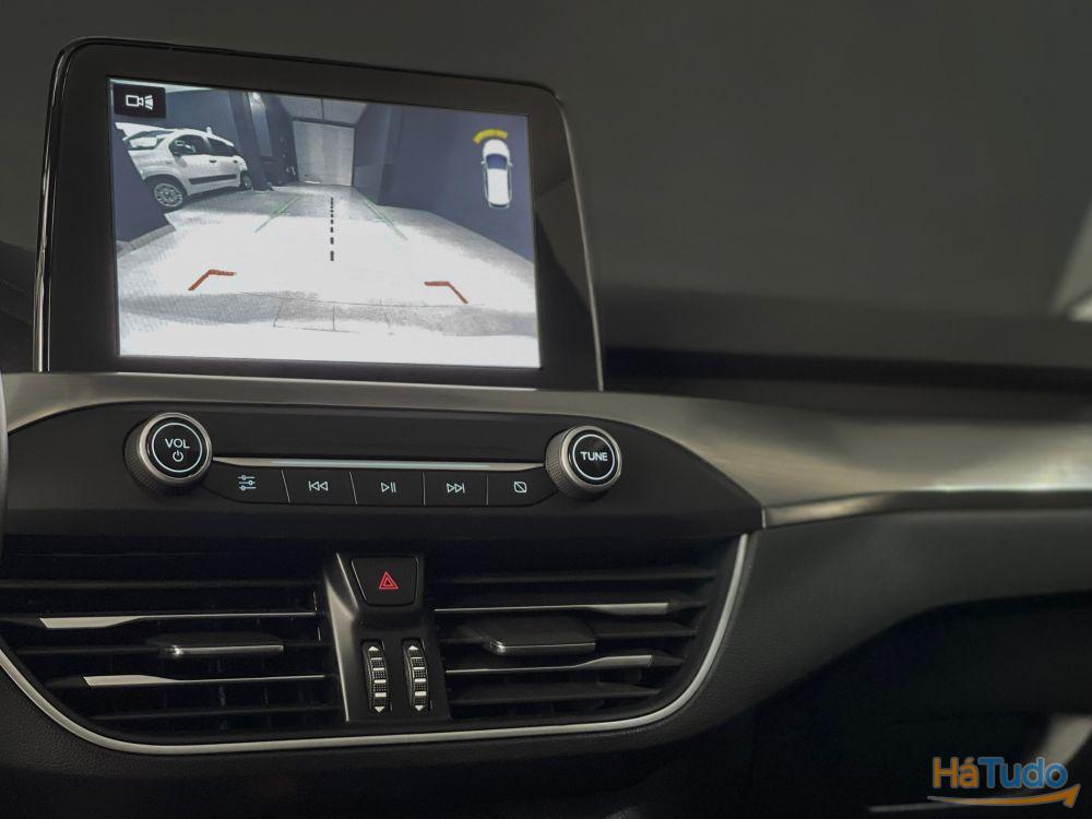 Ford Focus 1.5 TDCi EcoBlue Titanium Ford Focus 1.5 TDCi EcoBlue Titanium