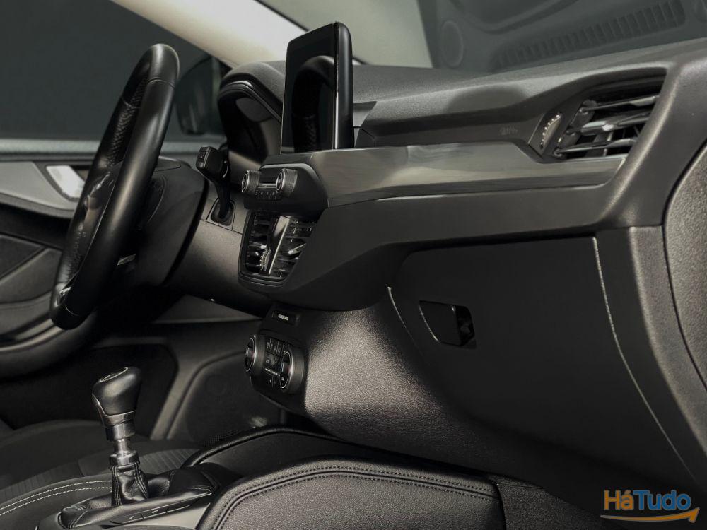 Ford Focus 1.5 TDCi EcoBlue Titanium Ford Focus 1.5 TDCi EcoBlue Titanium