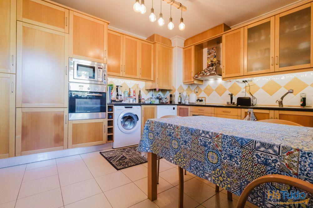 Apartamento T3 em Buarcos - com garagem ,vista Mar, Piscina e a 2 Minutos da Praia Apartamento T3 em Buarcos - com garagem ,vista Mar, Piscina e a 2 Minutos da Praia