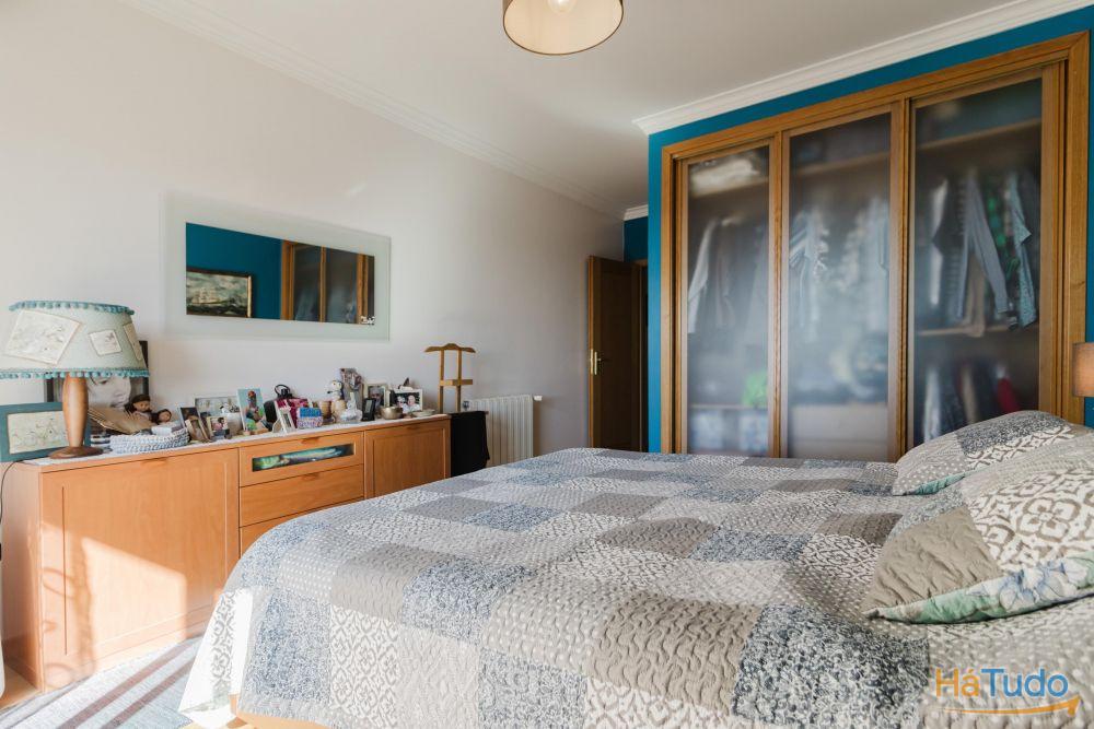 Apartamento T3 em Buarcos - com garagem ,vista Mar, Piscina e a 2 Minutos da Praia Apartamento T3 em Buarcos - com garagem ,vista Mar, Piscina e a 2 Minutos da Praia