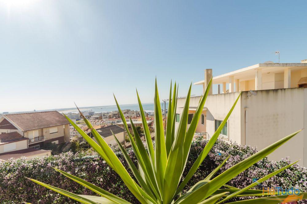 Apartamento T3 em Buarcos - com garagem ,vista Mar, Piscina e a 2 Minutos da Praia Apartamento T3 em Buarcos - com garagem ,vista Mar, Piscina e a 2 Minutos da Praia