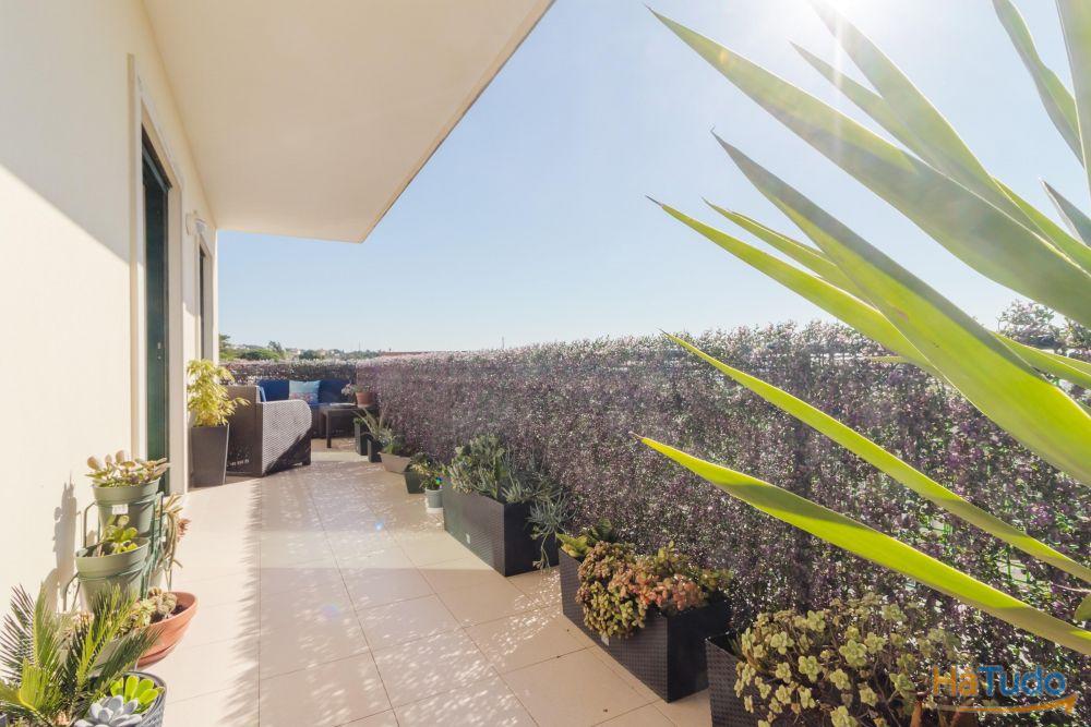 Apartamento T3 em Buarcos - com garagem ,vista Mar, Piscina e a 2 Minutos da Praia Apartamento T3 em Buarcos - com garagem ,vista Mar, Piscina e a 2 Minutos da Praia