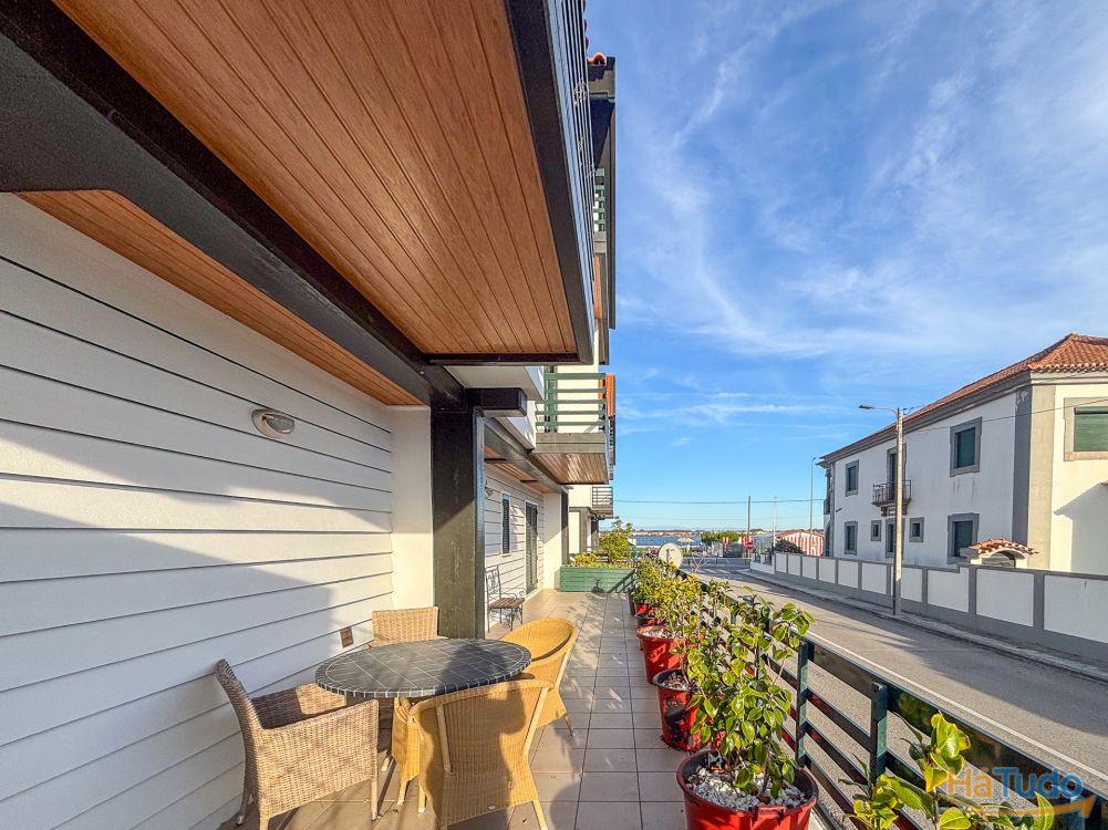 Apartamento T3 Mobilado para arrendar na Praia da Costa Costa Apartamento T3 Mobilado para arrendar na Praia da Costa Costa