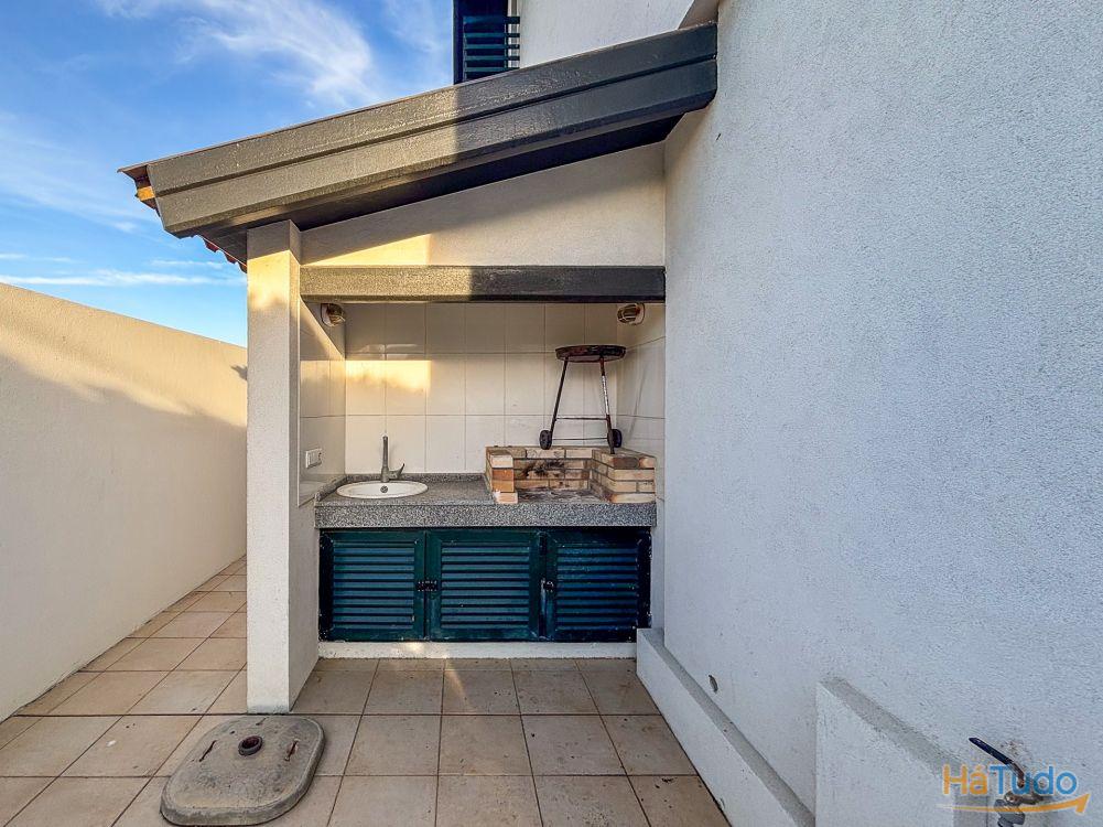 Apartamento T3 Mobilado para arrendar na Praia da Costa Costa Apartamento T3 Mobilado para arrendar na Praia da Costa Costa