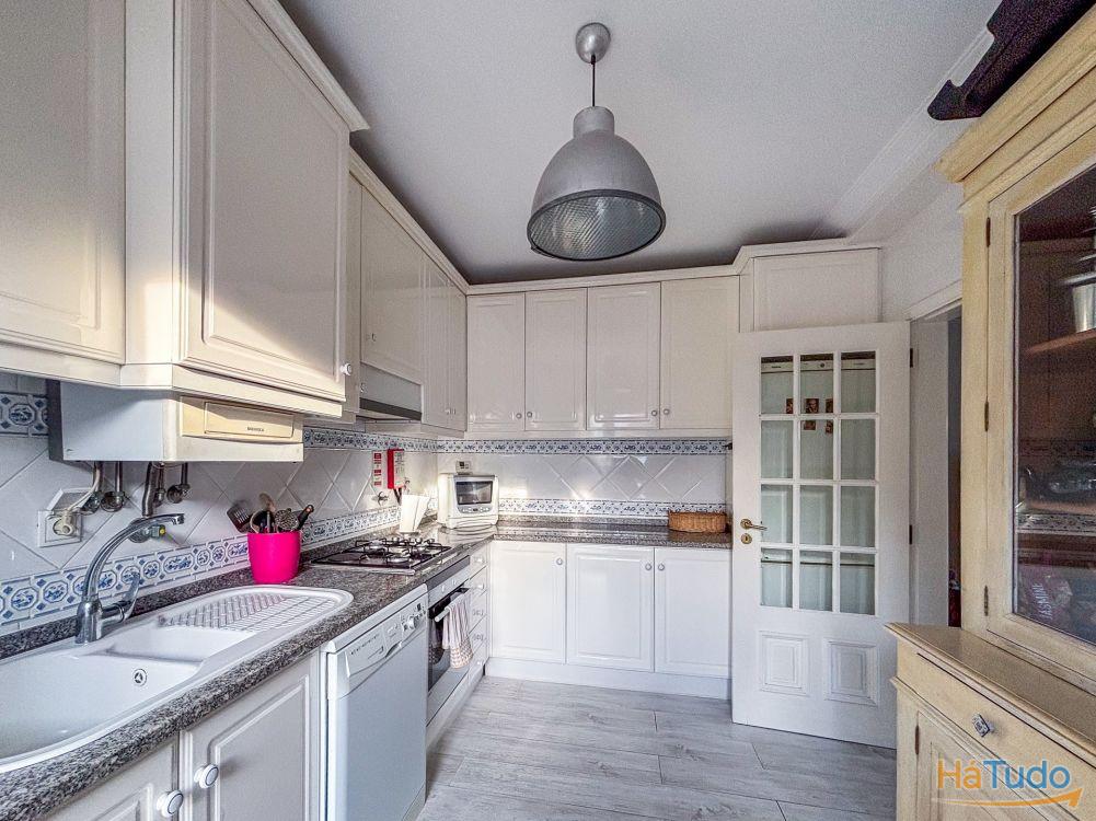 Apartamento T3 Mobilado para arrendar na Praia da Costa Costa Apartamento T3 Mobilado para arrendar na Praia da Costa Costa