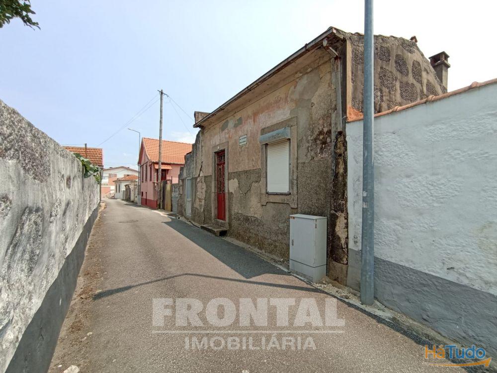 Moradia T2 Para Reabilitar Gueifães ? Cidade da Maia Moradia T2 Para Reabilitar Gueifães ? Cidade da Maia