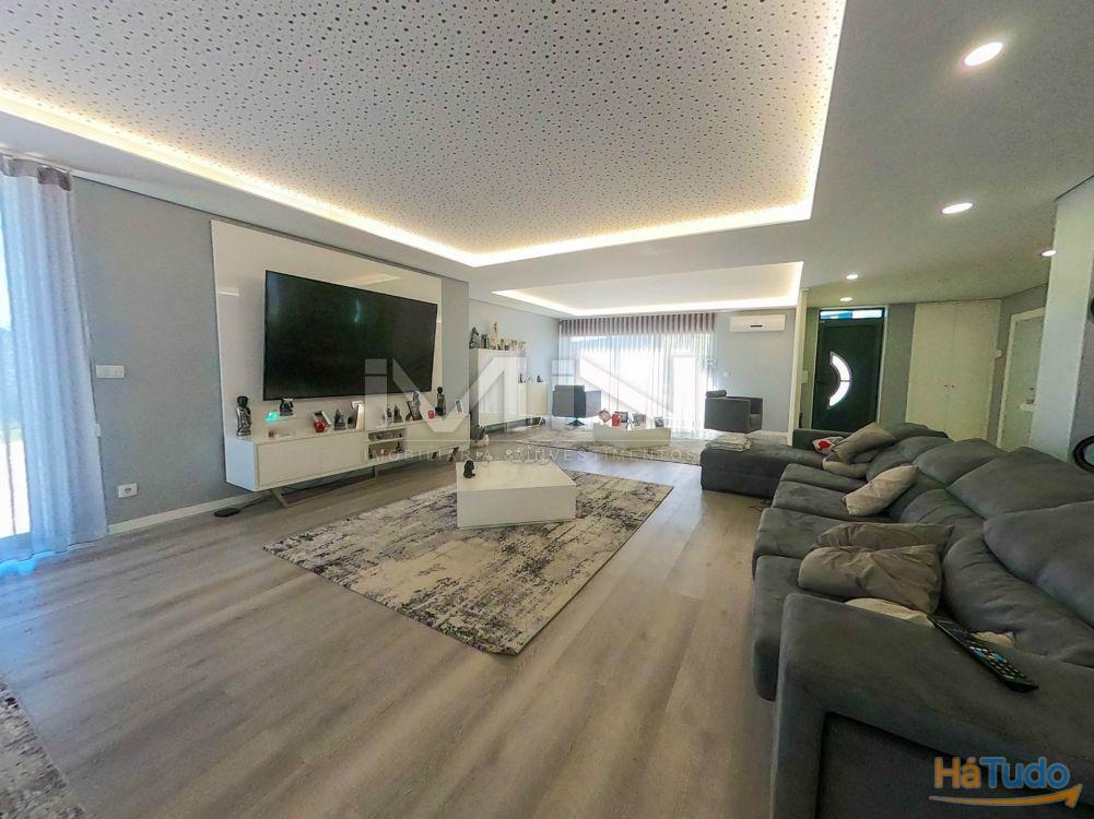 Moradia de sonho \ Piscina \ Jacuzzi \ 5 suites \ 3270m2 Moradia de sonho \ Piscina \ Jacuzzi \ 5 suites \ 3270m2