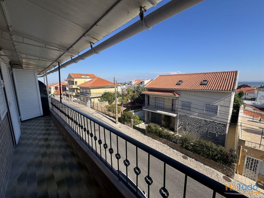 T2 Remodelado com Vista Rio e Ponte Vasco da Gama T2 Remodelado com Vista Rio e Ponte Vasco da Gama