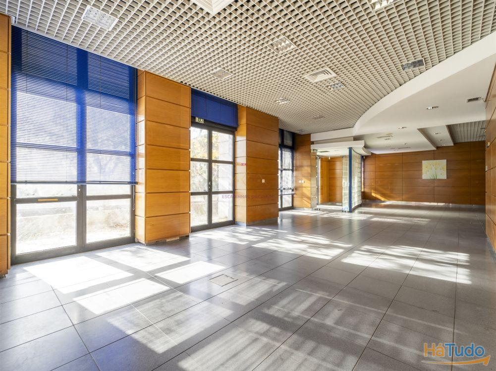 Olivais, 2 Lojas interligadas ideal para converter em habitacional Olivais, 2 Lojas interligadas ideal para converter em habitacional