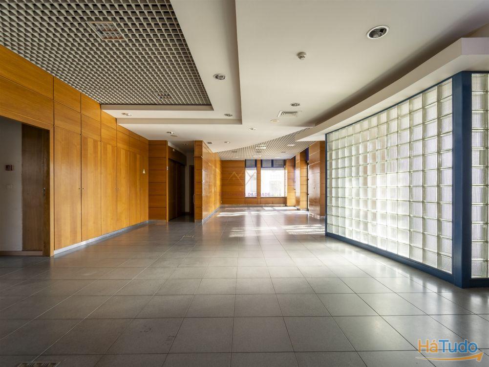 Olivais, 2 Lojas interligadas ideal para converter em habitacional Olivais, 2 Lojas interligadas ideal para converter em habitacional