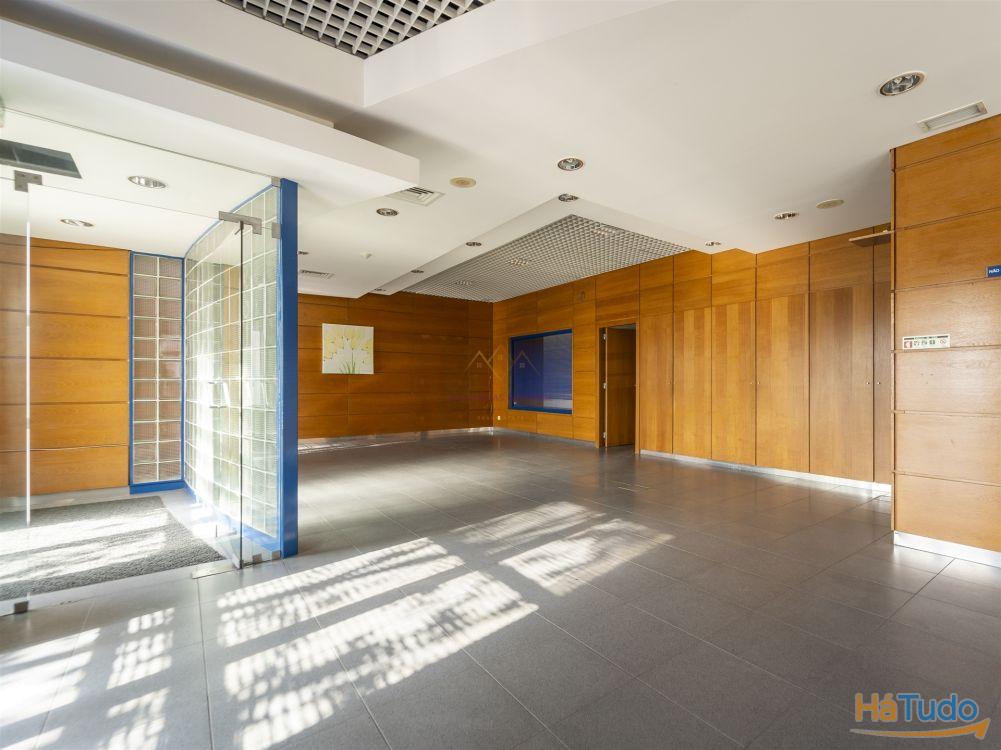 Olivais, 2 Lojas interligadas ideal para converter em habitacional Olivais, 2 Lojas interligadas ideal para converter em habitacional