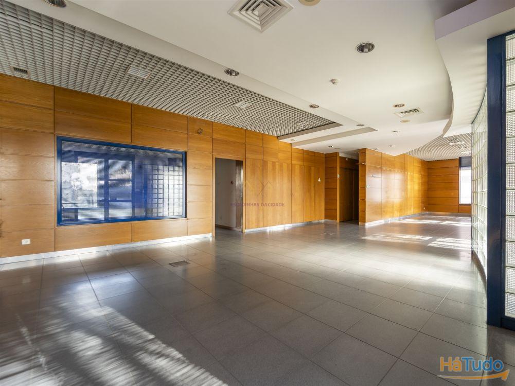 Olivais, 2 Lojas interligadas ideal para converter em habitacional Olivais, 2 Lojas interligadas ideal para converter em habitacional