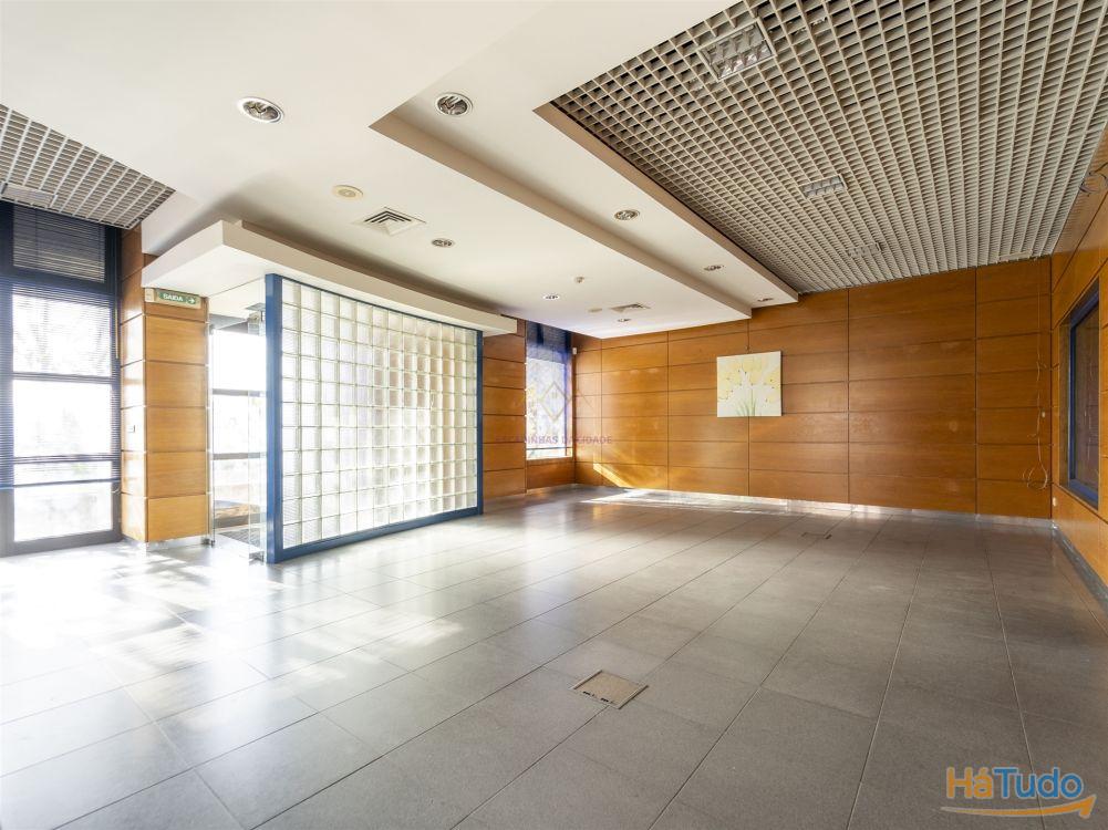 Olivais, 2 Lojas interligadas ideal para converter em habitacional Olivais, 2 Lojas interligadas ideal para converter em habitacional