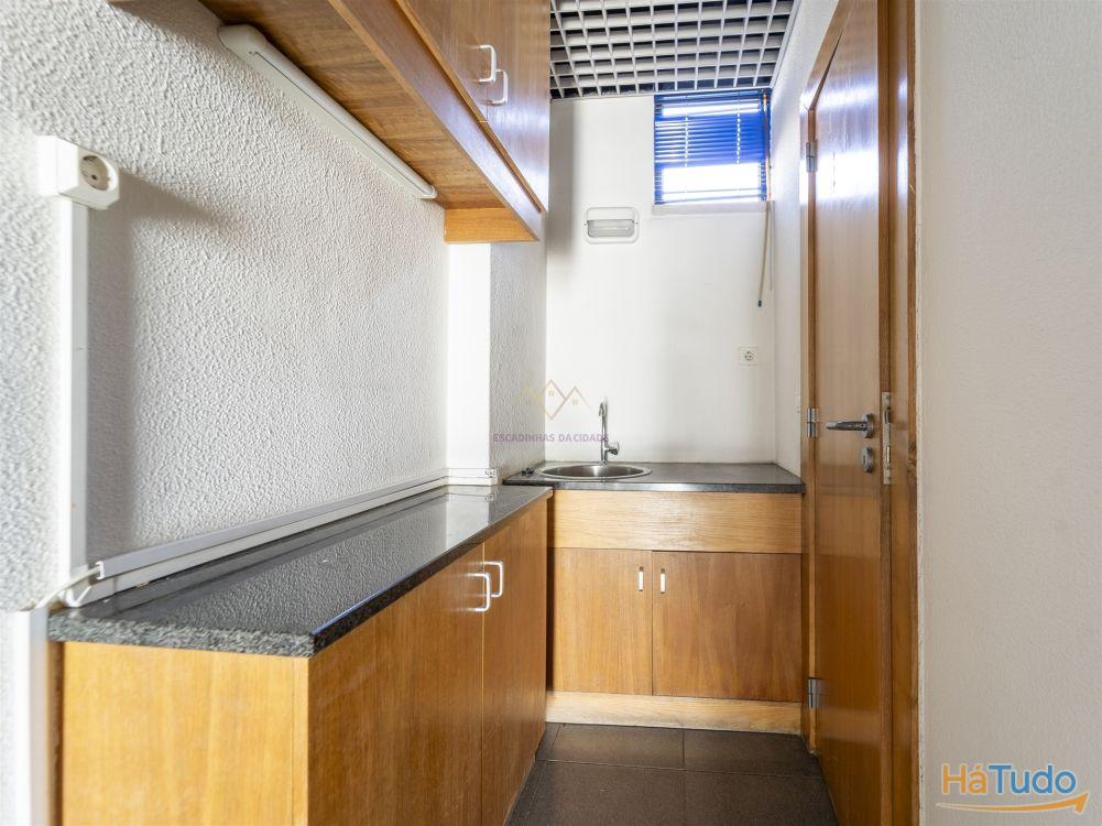 Olivais, 2 Lojas interligadas ideal para converter em habitacional Olivais, 2 Lojas interligadas ideal para converter em habitacional