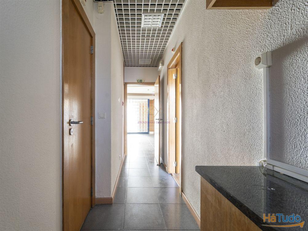 Olivais, 2 Lojas interligadas ideal para converter em habitacional Olivais, 2 Lojas interligadas ideal para converter em habitacional