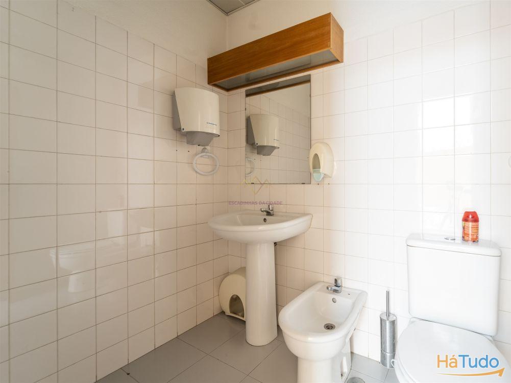 Olivais, 2 Lojas interligadas ideal para converter em habitacional Olivais, 2 Lojas interligadas ideal para converter em habitacional