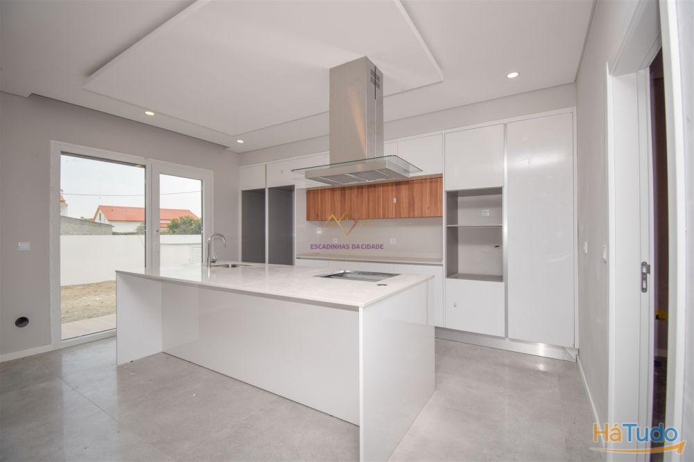 Moradia T4 Isolada com piscina em zona nobre de Azeitão Moradia T4 Isolada com piscina em zona nobre de Azeitão